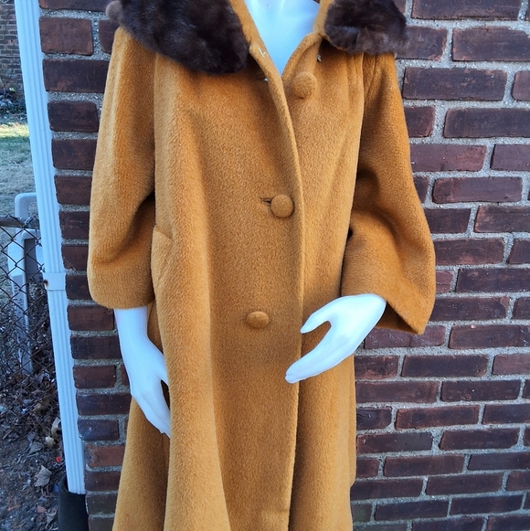 Lilli Ann 1950s mustard pumpkin mohair wing coat with Mink collar - Picture 7 of 16